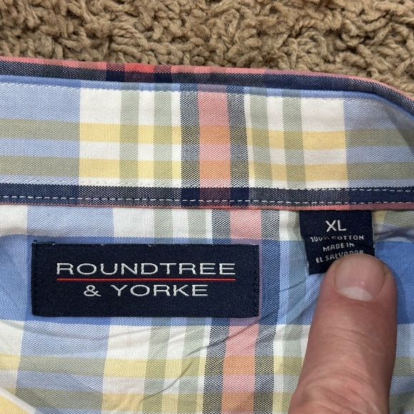 Roundtree & Yorke Men's Vibrant Plaid Button Down Shirt - Picture 4 of 4